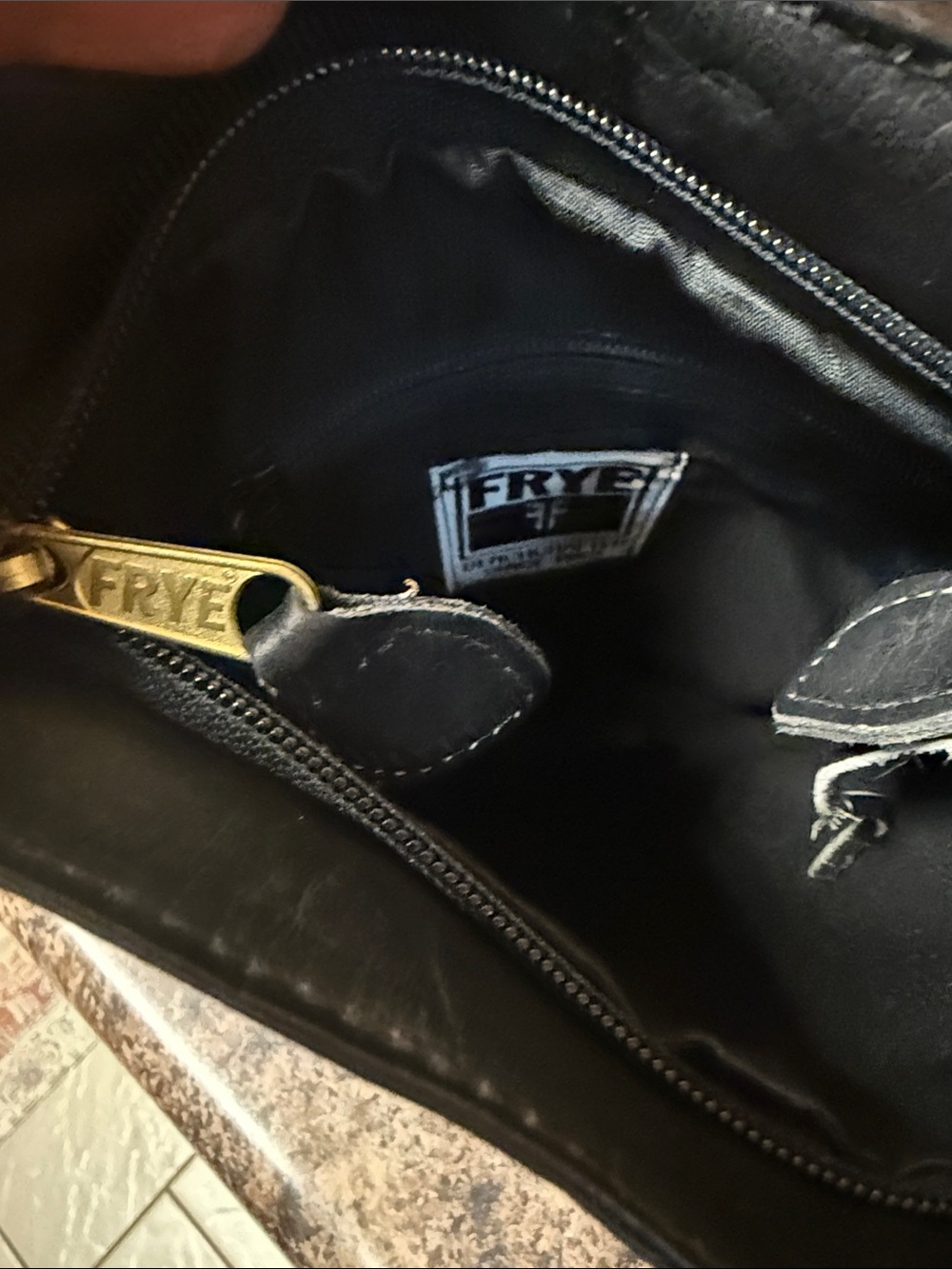 Classic Black Leather Crossbody Bag - Sleek Everyday Carry - Picture 10 of 12